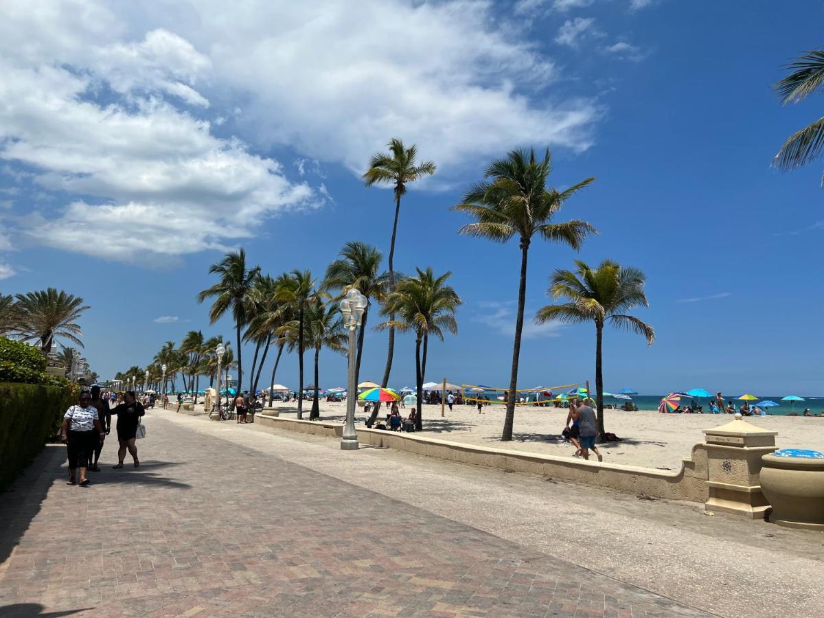 The Pearl Beachside Apartments On Hollywood Beach Exterior photo